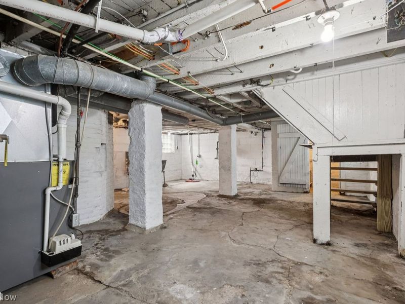 9605 Baltic Road , Cleveland, OH 44102 Photo 33