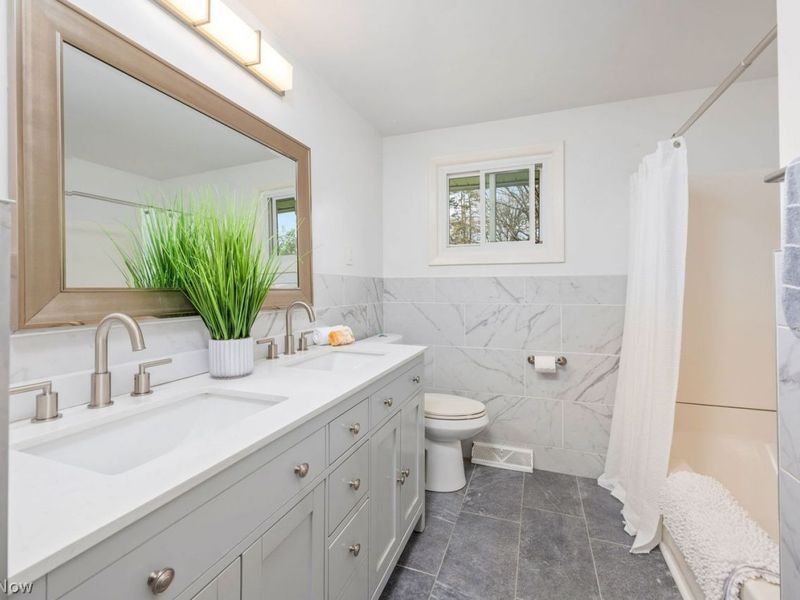 12881 Sunset Circle NW, Uniontown, OH 44685 Photo 11