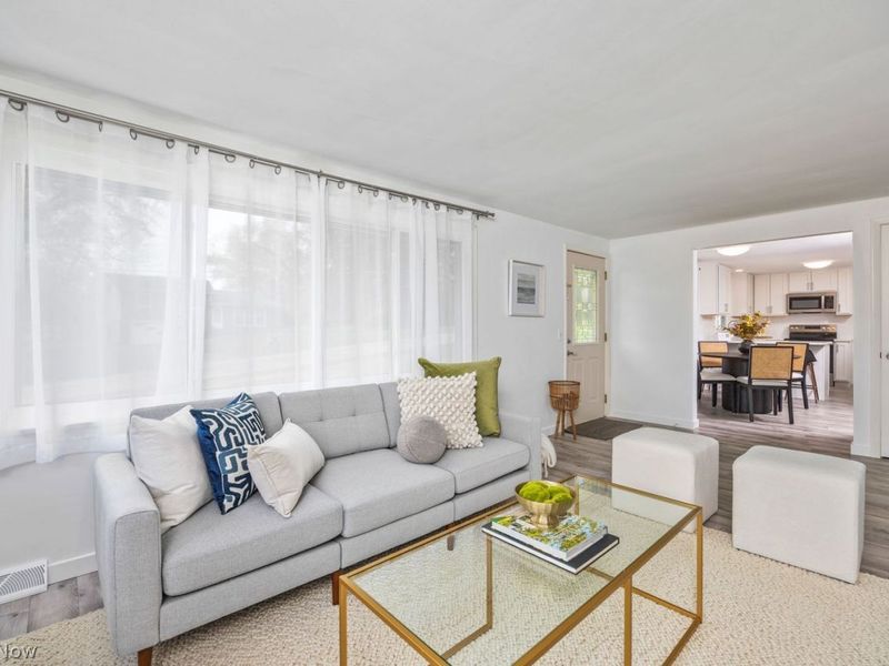 12881 Sunset Circle NW, Uniontown, OH 44685 Photo 3