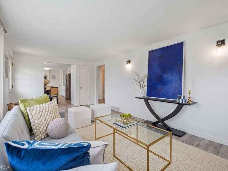 12881 Sunset Circle NW, Uniontown, OH 44685 Photo 4