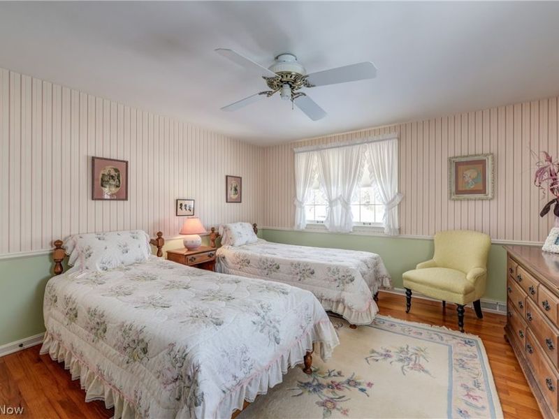 4804 Maple Hill Drive , Seven Hills, OH 44131 Photo 27