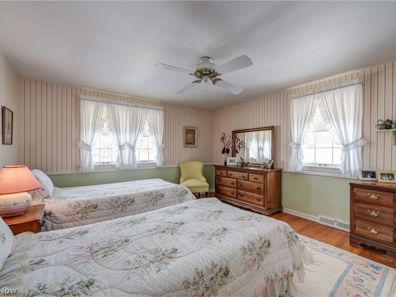 4804 Maple Hill Drive , Seven Hills, OH 44131 Photo 29