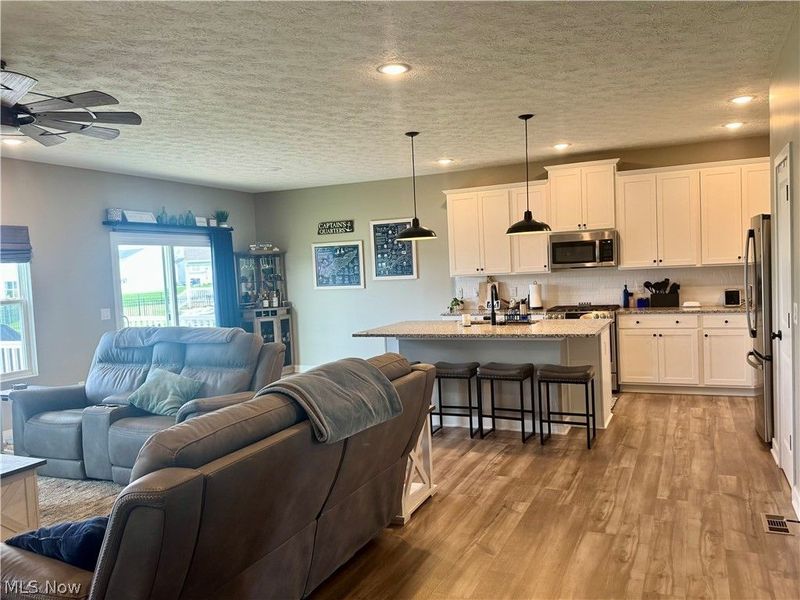 438 River Run Drive , Elyria, OH 44035 Photo 9