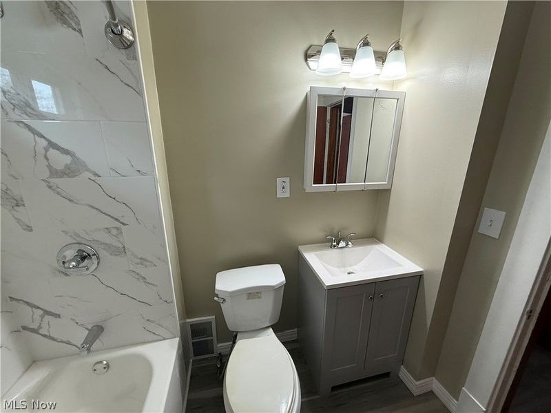 13421 Ashburton , Cleveland, OH 44110 Photo 3