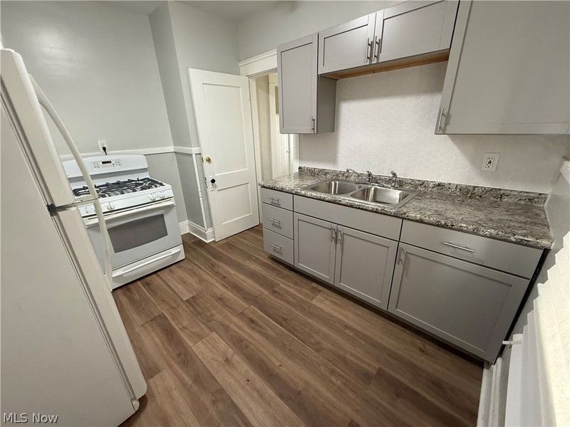 13421 Ashburton , Cleveland, OH 44110 Photo 4