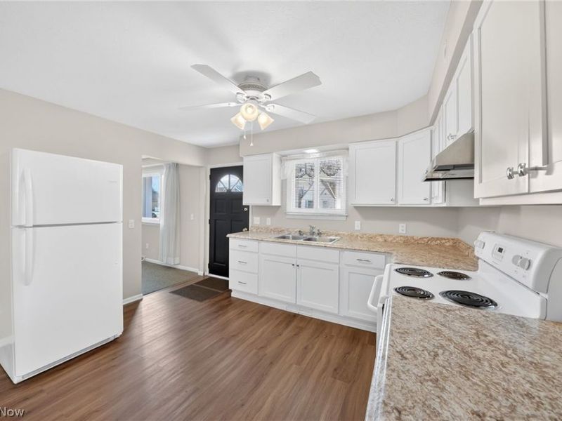 4906 Albertly Avenue , Parma, OH 44134 Photo 10