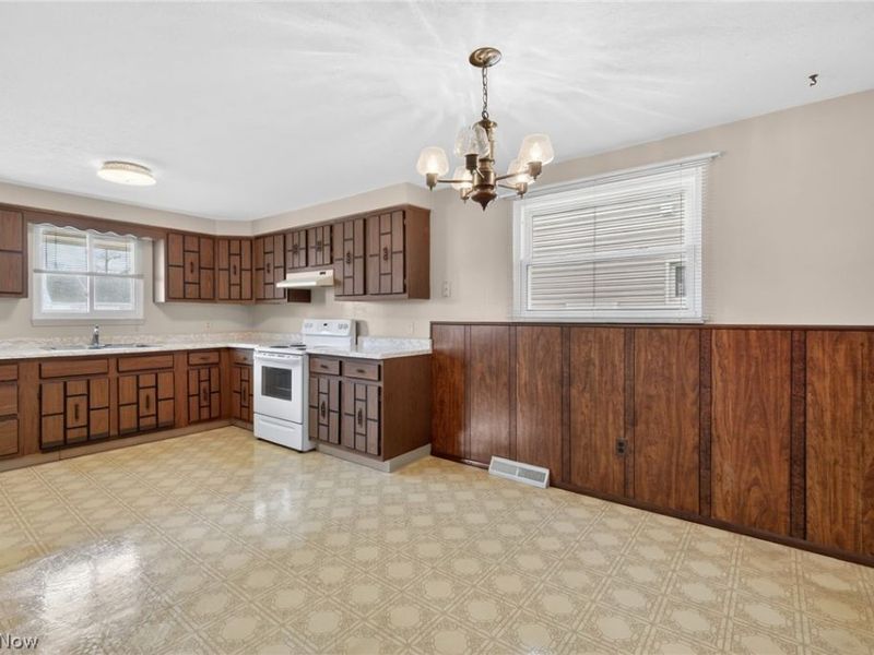 4906 Albertly Avenue , Parma, OH 44134 Photo 22