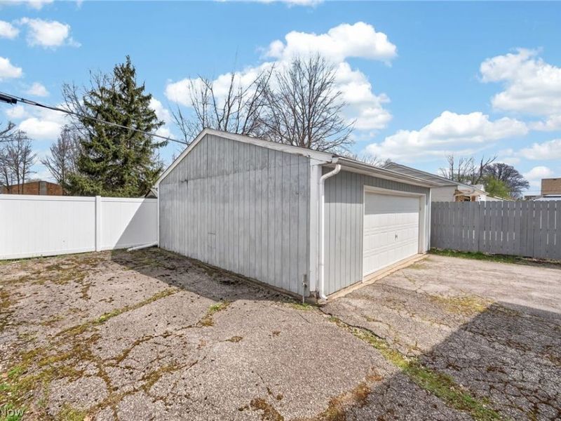 4906 Albertly Avenue , Parma, OH 44134 Photo 38