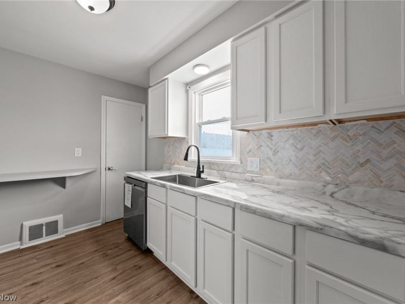 2432 21st Street , Cuyahoga Falls, OH 44223 Photo 22