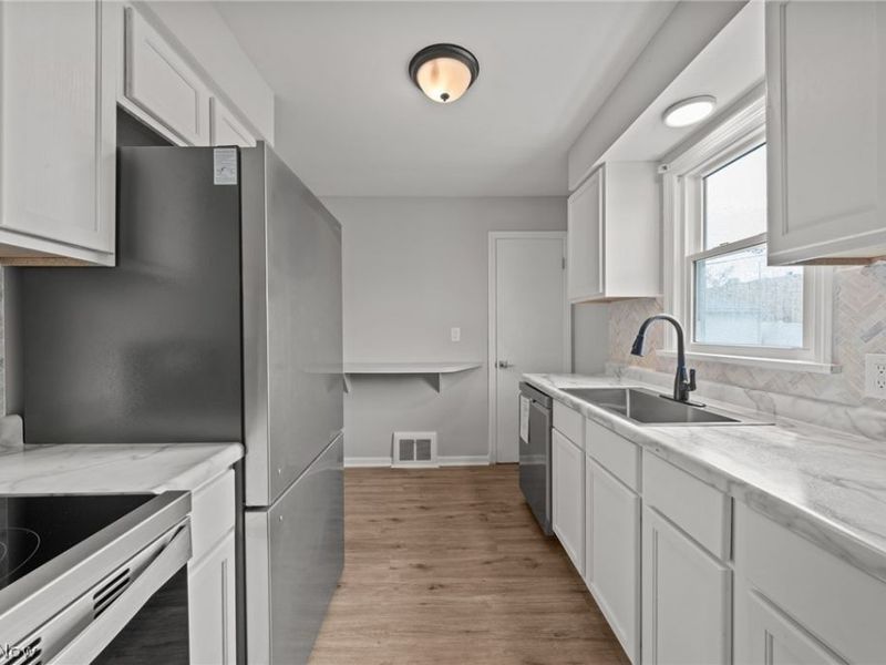 2432 21st Street , Cuyahoga Falls, OH 44223 Photo 23