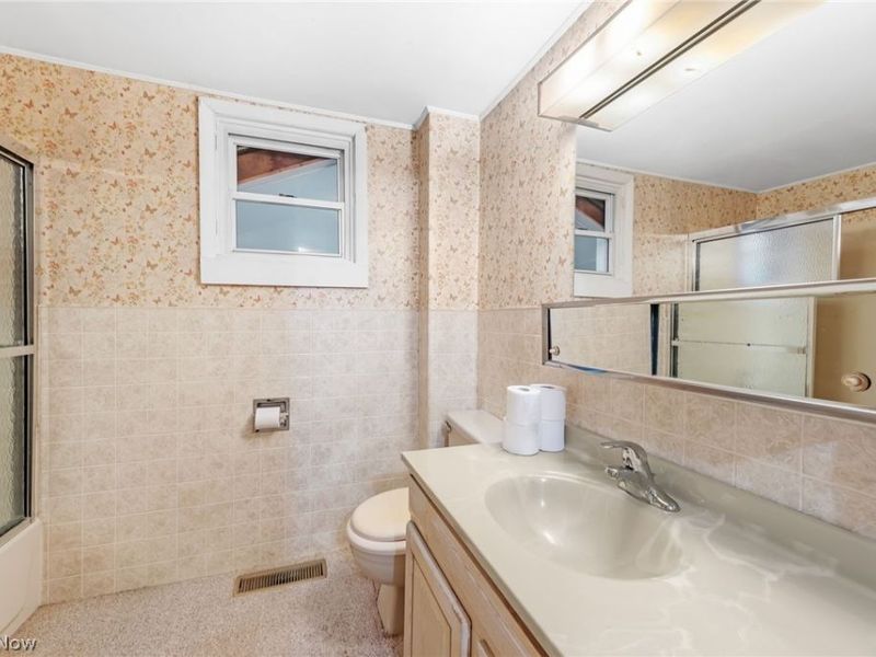 228 S Portage , Doylestown, OH 44230 Photo 18