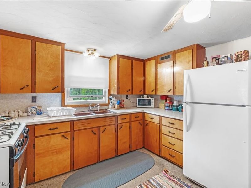 228 S Portage , Doylestown, OH 44230 Photo 30