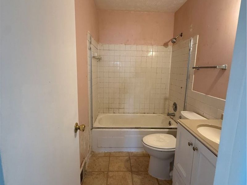 23740 Lake Shore Boulevard, Euclid, OH 44123 Photo 16