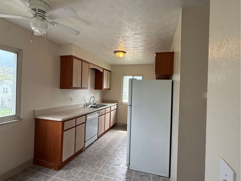 23740 Lake Shore Boulevard, Euclid, OH 44123 Photo 9