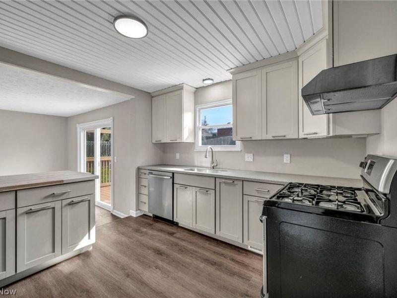 2427 Haverhill Road , Twinsburg, OH 44087 Photo 4