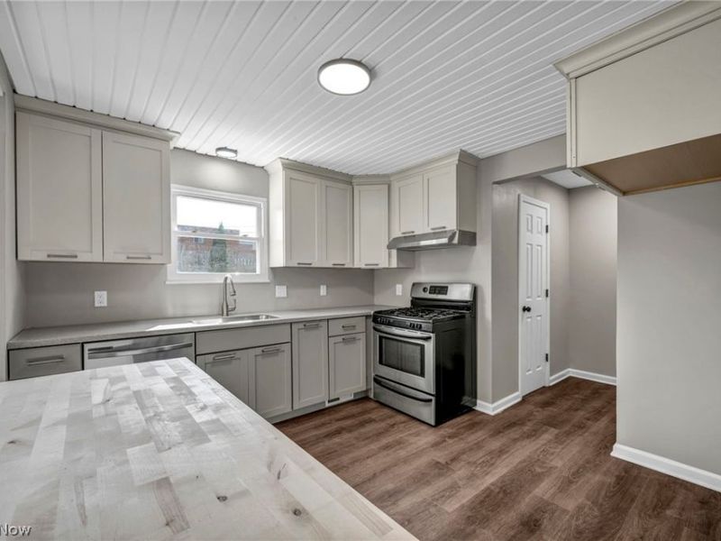 2427 Haverhill Road , Twinsburg, OH 44087 Photo 6