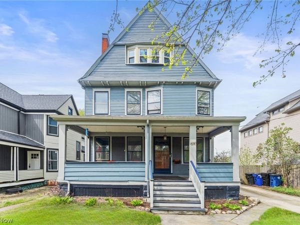 6110 W Clinton Avenue , Cleveland, OH 44102