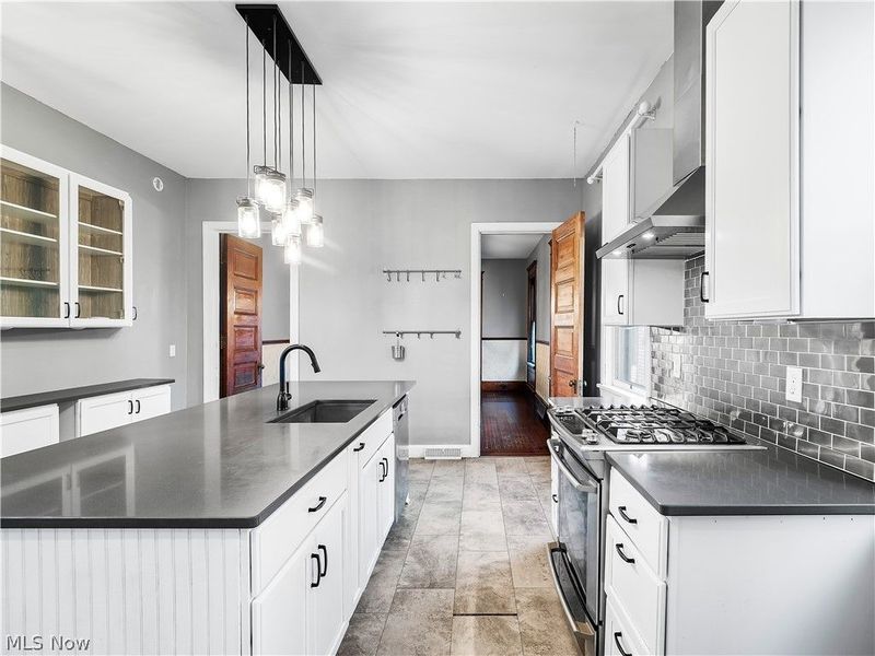 6110 W Clinton Avenue , Cleveland, OH 44102 Photo 16