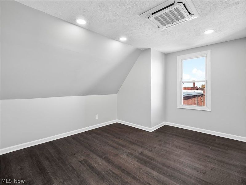 6110 W Clinton Avenue , Cleveland, OH 44102 Photo 45