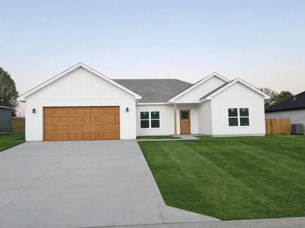 10878 Country Aire Meadows Court, Holts Summit, MO 65043