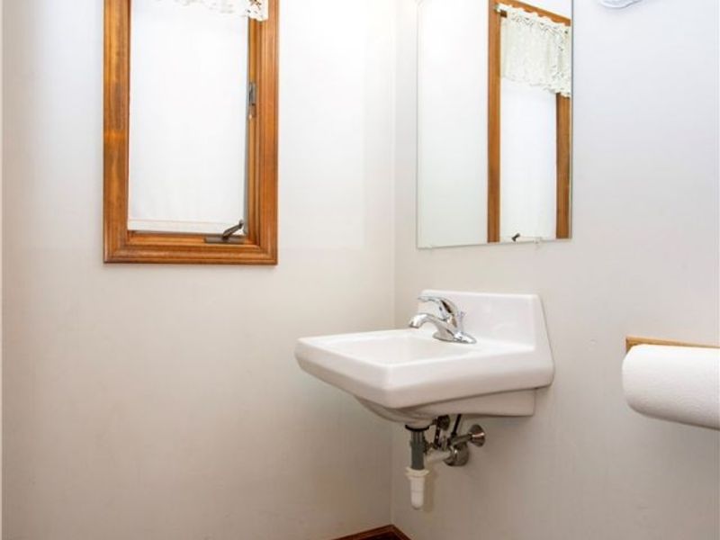 226 E Burwell Avenue , Loudonville, OH 44842 Photo 9