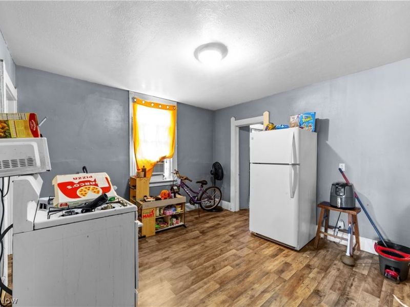 122 Elbe Street , Elyria, OH 44035 Photo 13