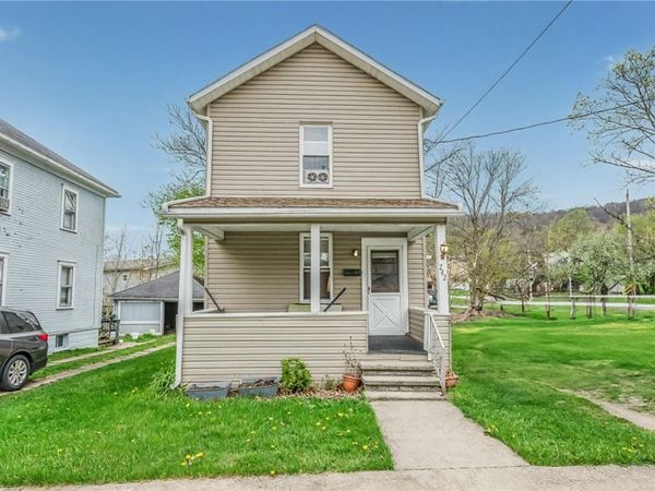 242 N 10th St , Indiana, PA 15701