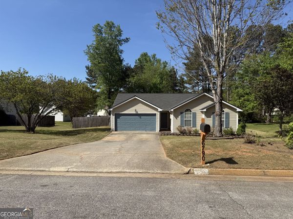 6790 Manor Creek Drive, Douglasville, GA 30135