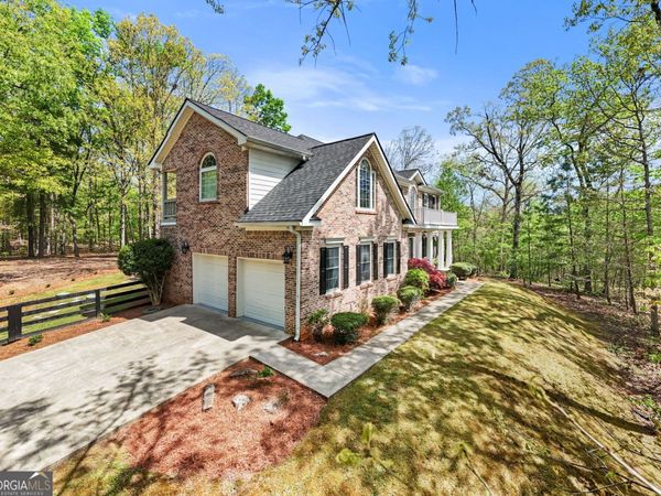 302 Cove Lake Drive, Marble Hill, GA 30148