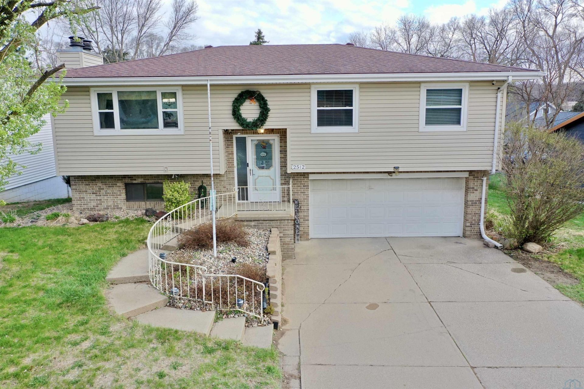 2512 W 20th St, Sioux City, IA 51103 Main Photo