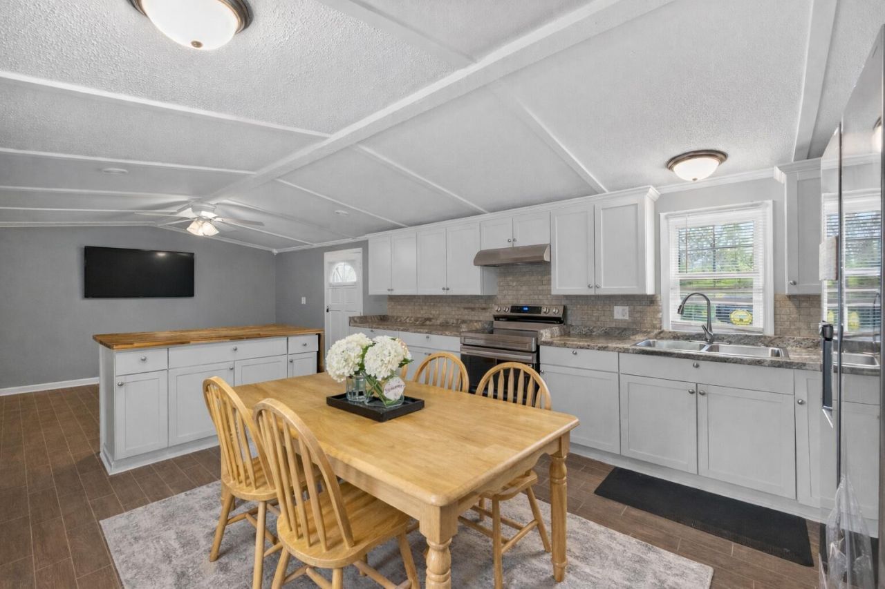 119 State Road S-38-1804 Photo 17