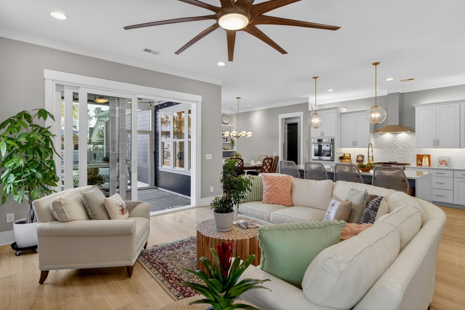 659 Blueway Avenue Photo 49