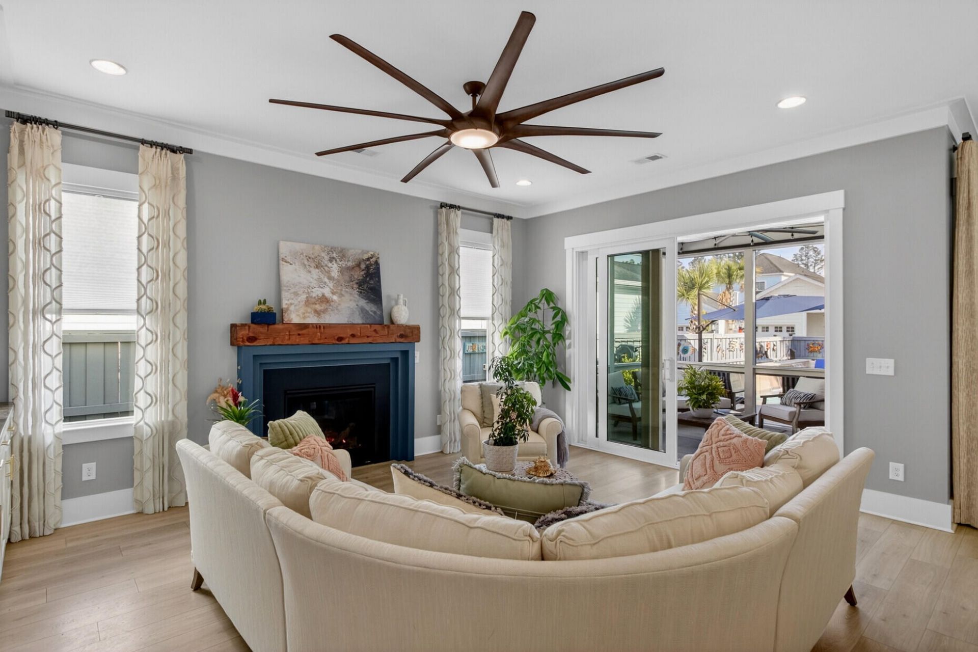 659 Blueway Avenue Photo 50