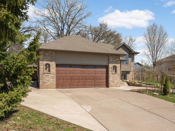 2916 Frank Street , Maplewood, MN 55109