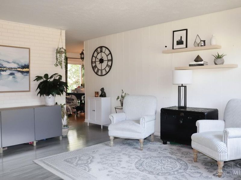 648 Chateau Dr, Union Twp, OH 45244 Photo 2