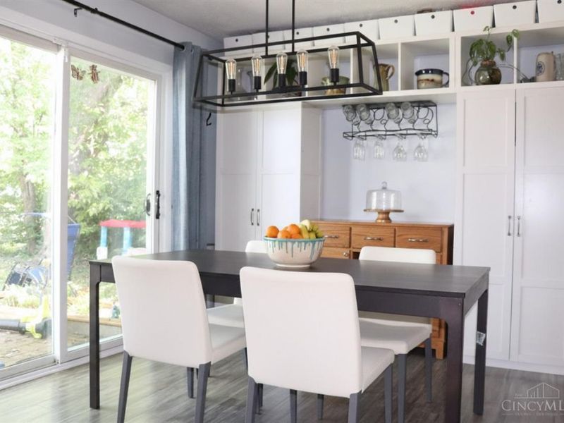 648 Chateau Dr, Union Twp, OH 45244 Photo 3