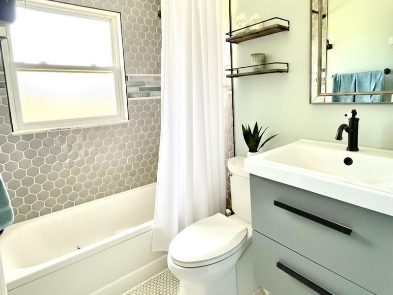 648 Chateau Dr, Union Twp, OH 45244 Photo 6