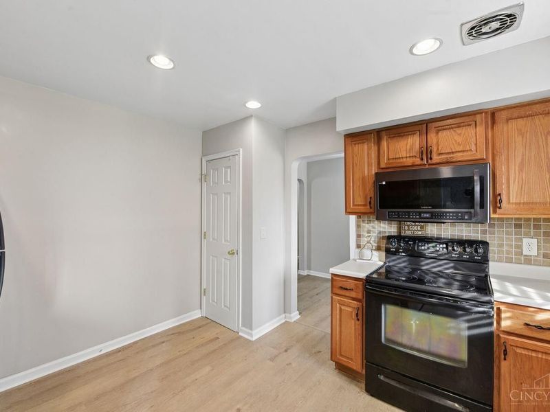 712 Danbury Road, Forest Park, OH 45240 Photo 16