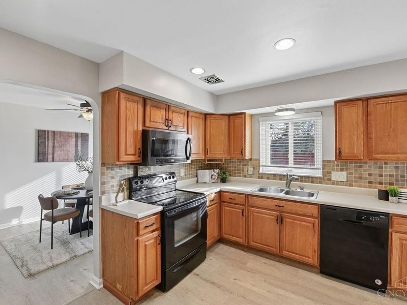 712 Danbury Road, Forest Park, OH 45240 Photo 17