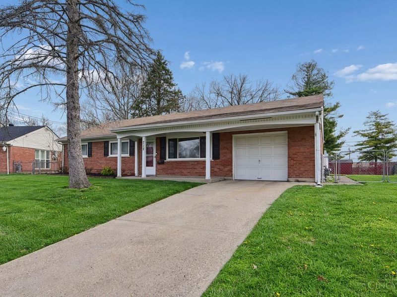 712 Danbury Road, Forest Park, OH 45240 Photo 2