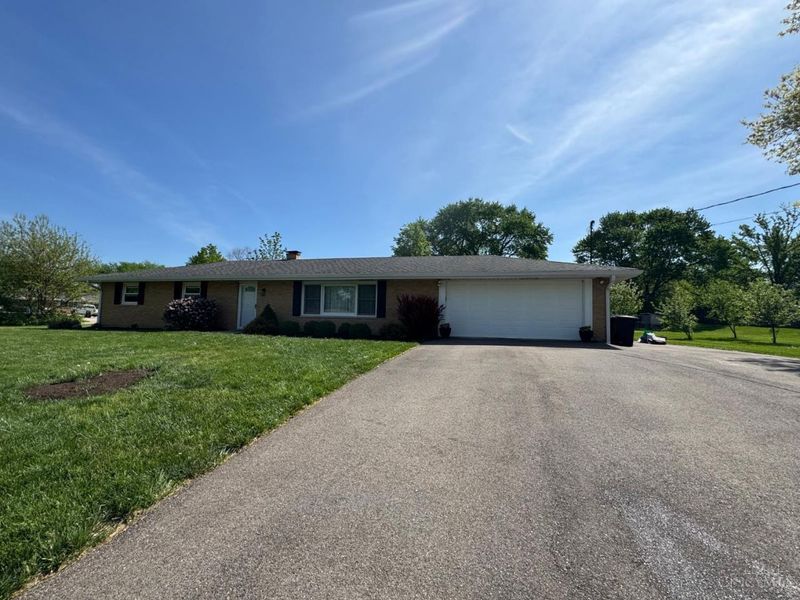 3800 Sterling Drive, Franklin, OH 45005 Photo 3