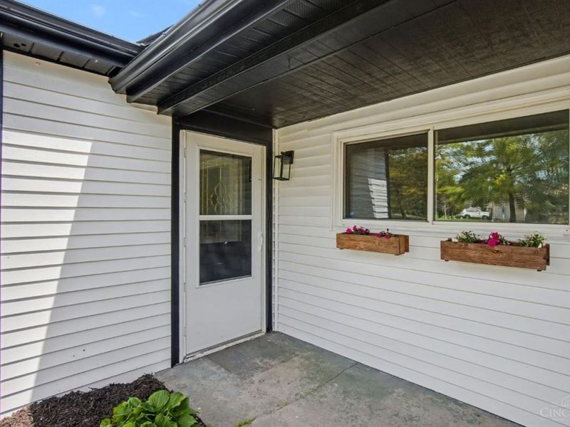 870 Marty Lee Lane, Carlisle, OH 45005 Photo 3