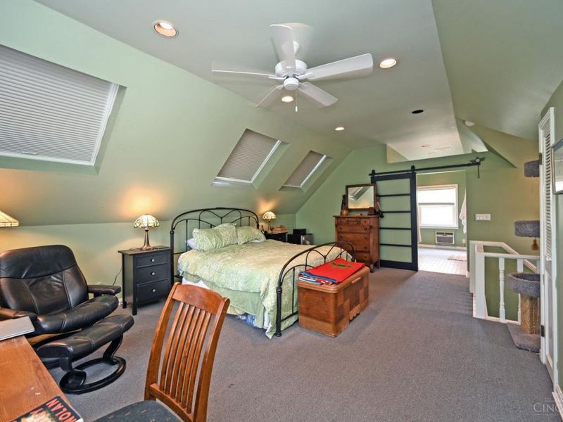 2263 Monroe Avenue, Cincinnati, OH 45212 Photo 39