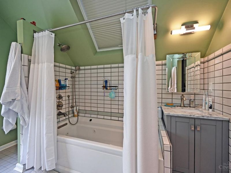 2263 Monroe Avenue, Cincinnati, OH 45212 Photo 40