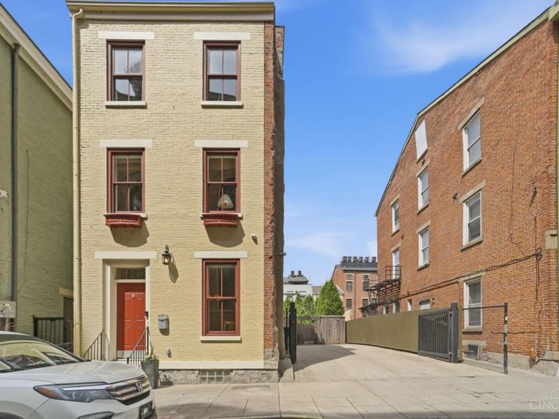 426 E Twelfth Street, Cincinnati, OH 45202 Photo 1