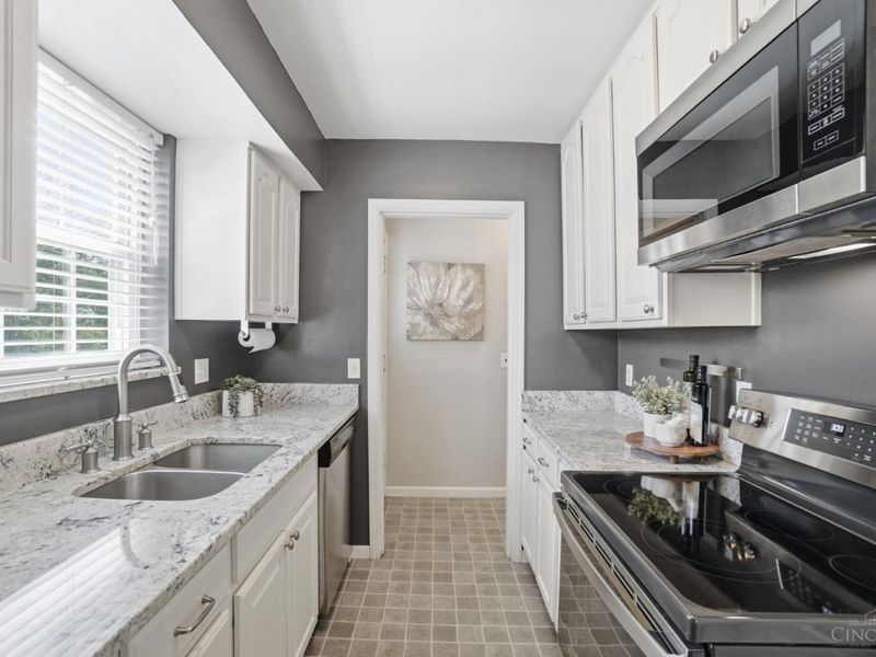 3863 Homewood Road, Mariemont, OH 45227 Photo 12