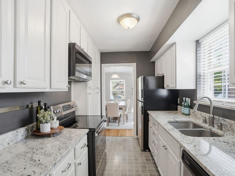 3863 Homewood Road, Mariemont, OH 45227 Photo 13