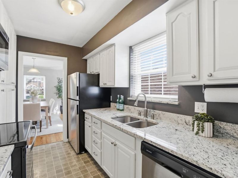 3863 Homewood Road, Mariemont, OH 45227 Photo 14