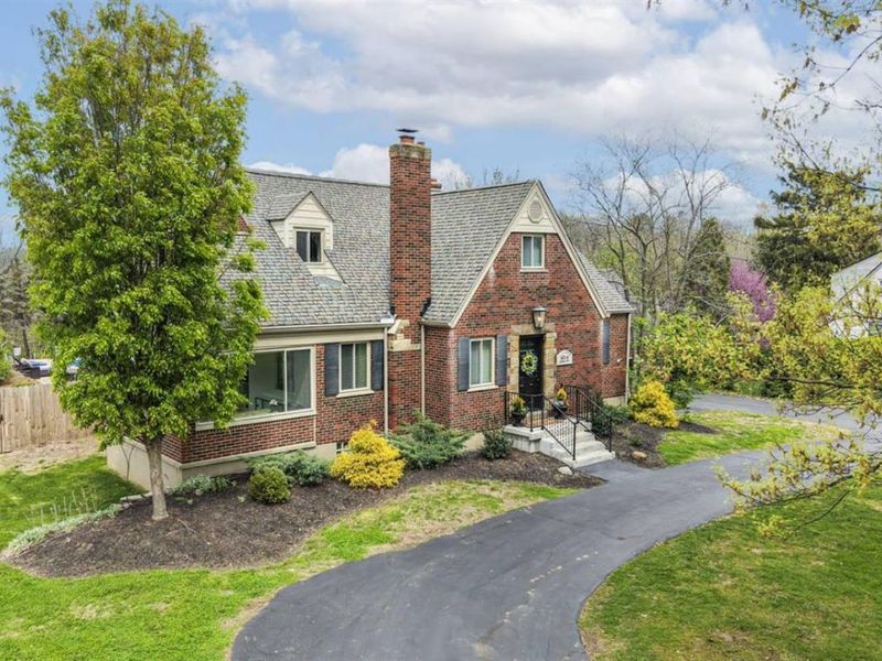 6014 Cherokee Drive, Madeira, OH 45243 Photo 3