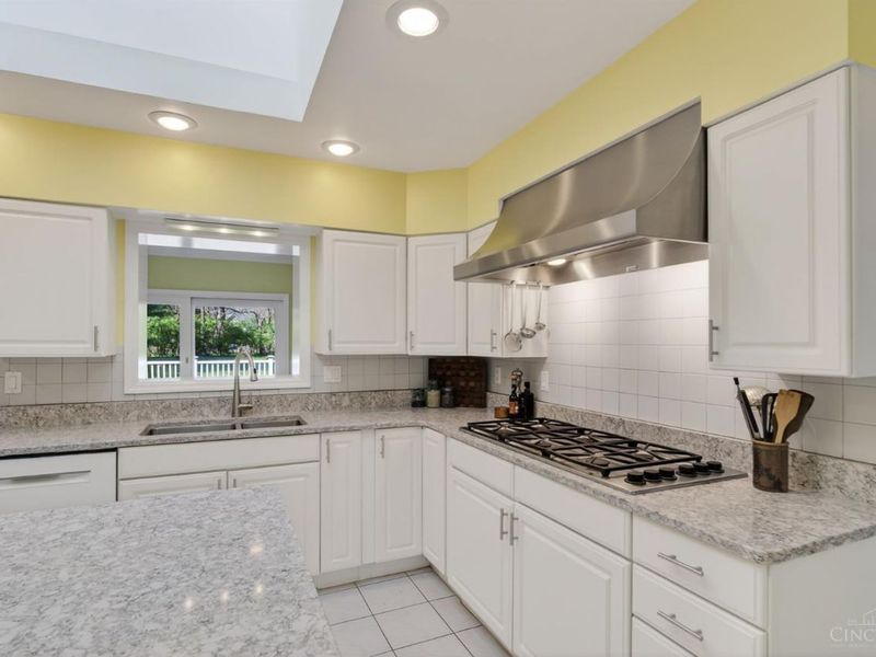 6625 N Clippinger Drive, Indian Hill, OH 45243 Photo 19